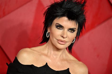 lisa rinna instagram nude|Lisa Rinna, 60, bares all in new Instagram snap